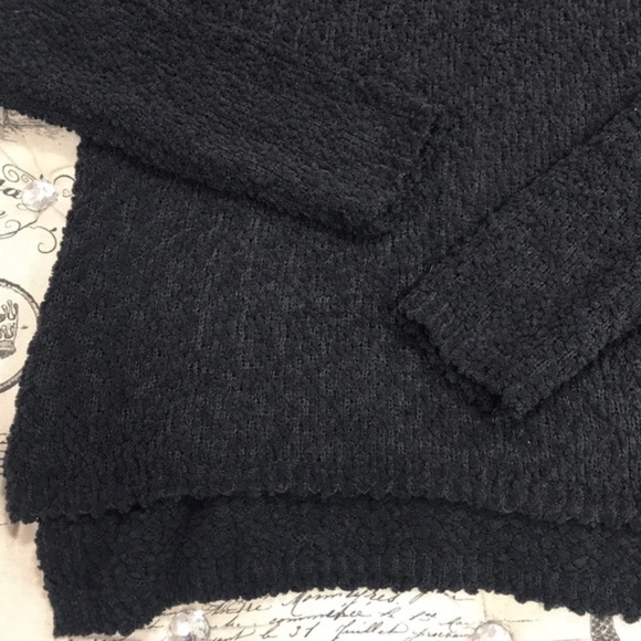 Bobeau Popcorn Knit Turtleneck Sweater - Picture 3 of 5